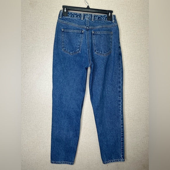 Talbots Blue Straight Leg Jeans High-Waisted
Light wash Mom Jeans size 6 - Picture 4 of 5
